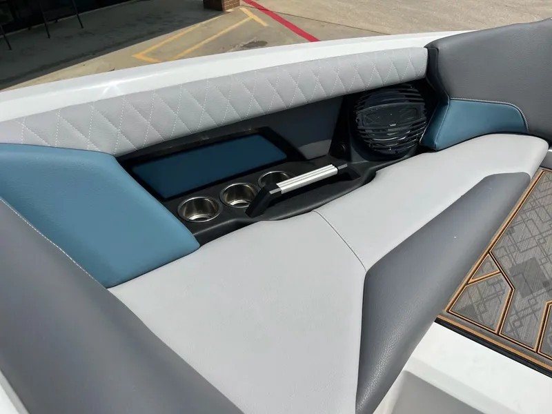 Slide: The Image of Tigé Z3 2025 - 17