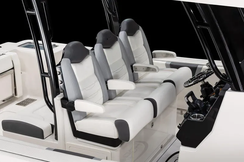 Slide: The Image of Robalo 300 Center Console 2025 - 13