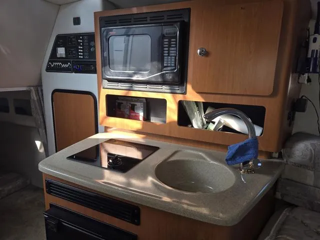 Slide: The Image of Crownline Boats 250 CR 2005 - 11