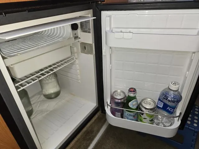 Slide: The Image of Crownline Boats 250 CR 2005 - 12