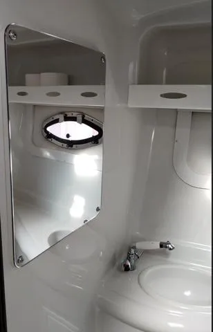 Slide: The Image of Crownline Boats 250 CR 2005 - 18