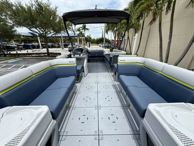 Slide: The Image of Sea-Doo Switch Cruise Limited 21 2025 - 9