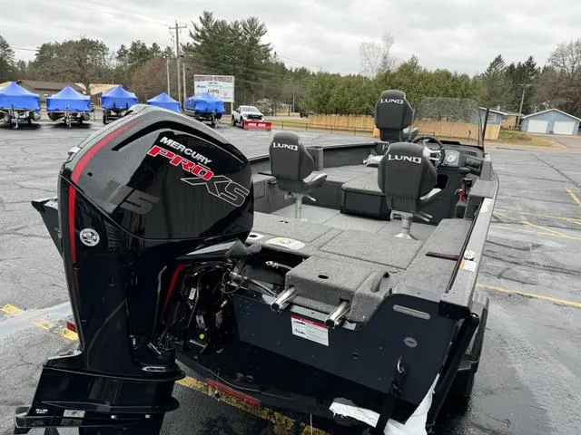 Slide: The Image of Lund Impact XS 1775 SS 2025 - 12