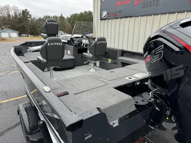 Slide: The Image of Lund Impact XS 1775 SS 2025 - 14