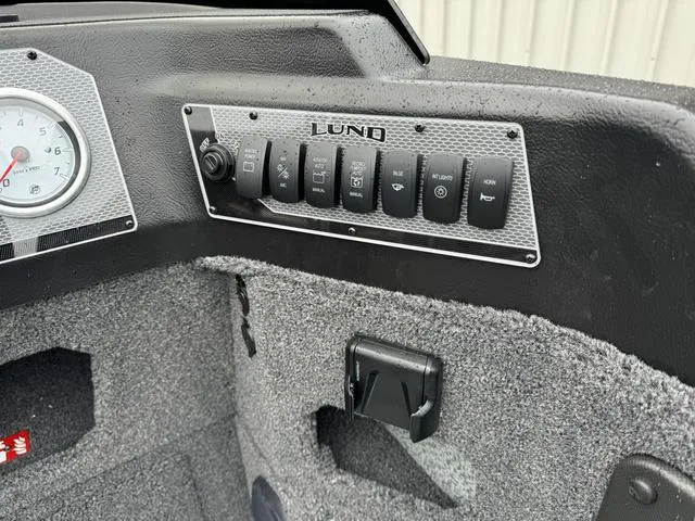 Slide: The Image of Lund Impact XS 1775 SS 2025 - 19