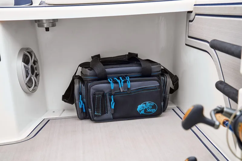 Slide: The Image of Mako 18 Pro Skiff Patriot Edition 2025 - 39