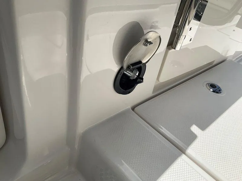 Slide: The Image of Chaparral 310 OSX 2025 - 105