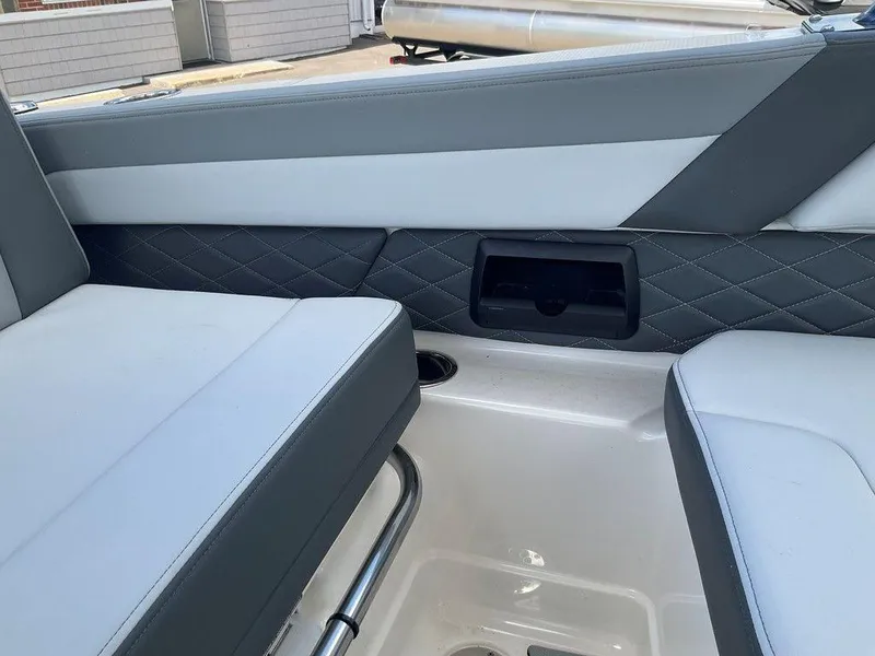 Slide: The Image of Chaparral 310 OSX 2025 - 109