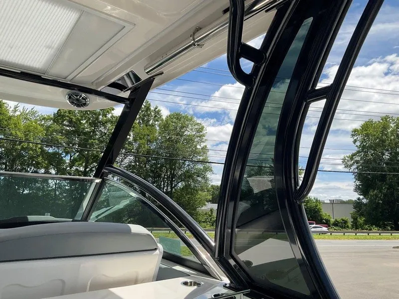 Slide: The Image of Chaparral 310 OSX 2025 - 110