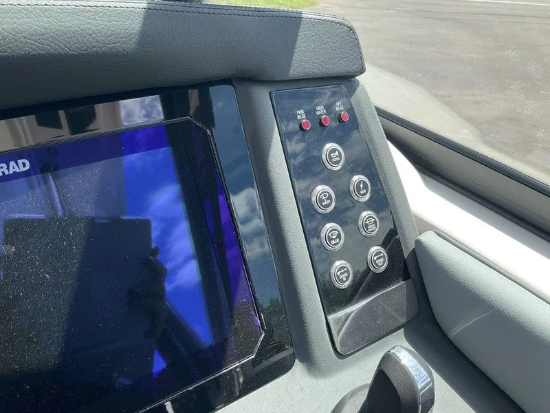 Slide: The Image of Chaparral 310 OSX 2025 - 123