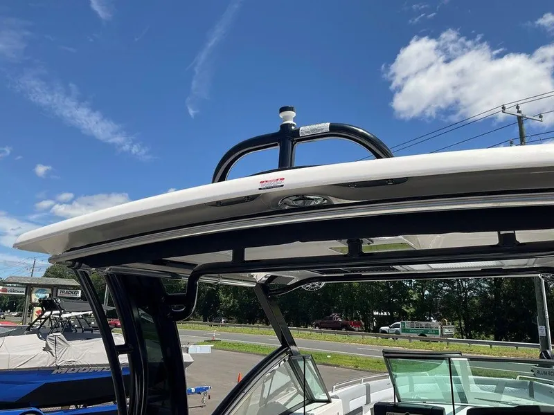 Slide: The Image of Chaparral 310 OSX 2025 - 127