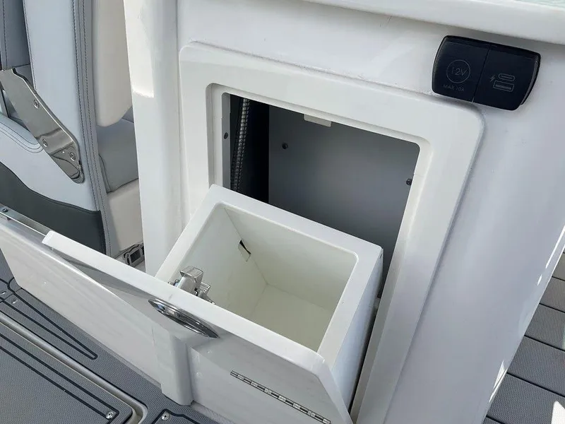 Slide: The Image of Chaparral 310 OSX 2025 - 64