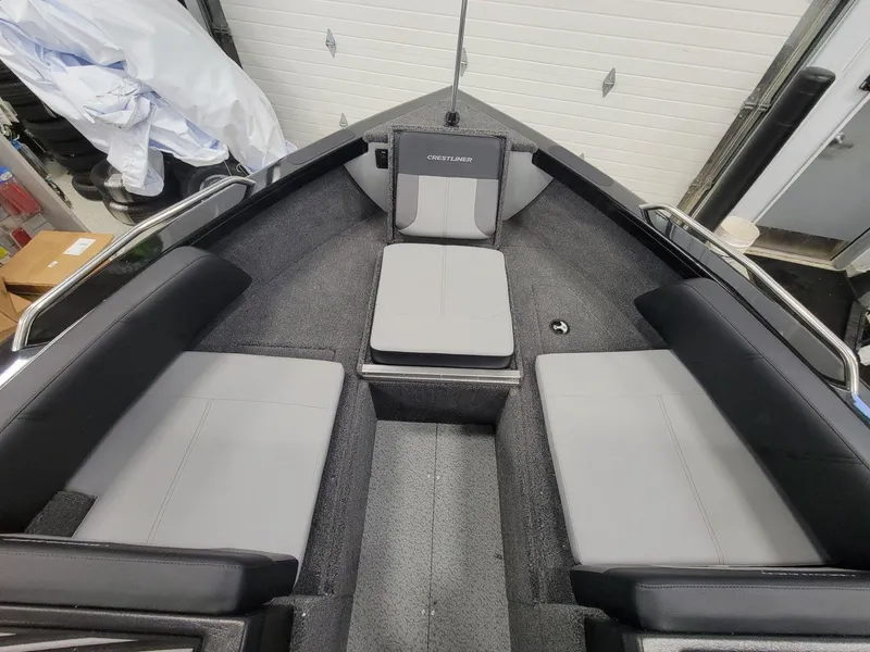 Slide: The Image of Crestliner 1850 Sportfish 2025 - 10