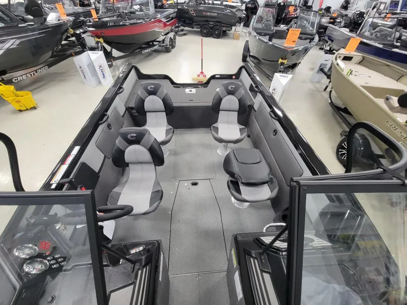 Slide: The Image of Crestliner 1850 Sportfish 2025 - 16