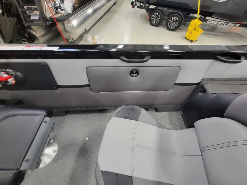 Slide: The Image of Crestliner 1850 Sportfish 2025 - 24