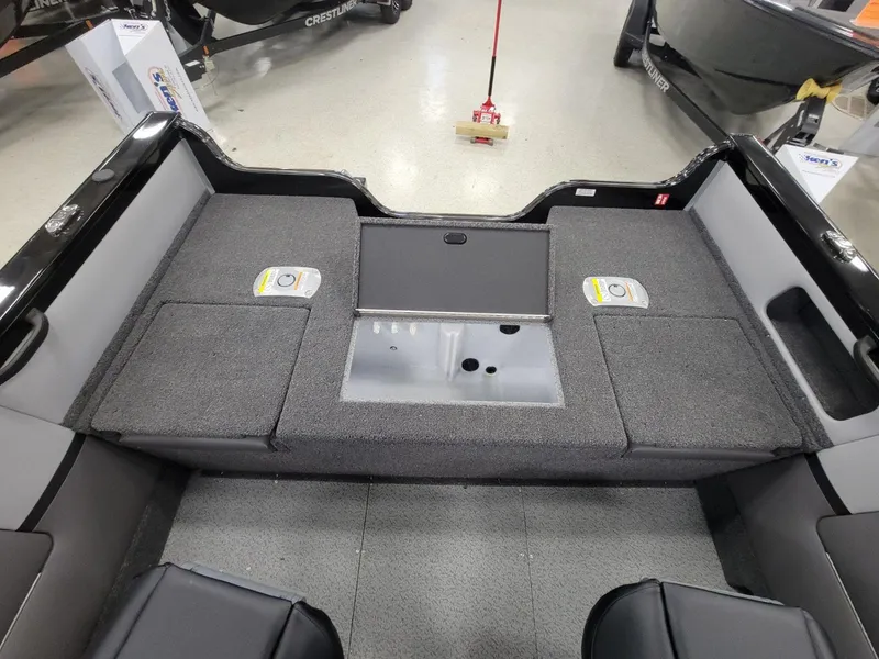 Slide: The Image of Crestliner 1850 Sportfish 2025 - 27