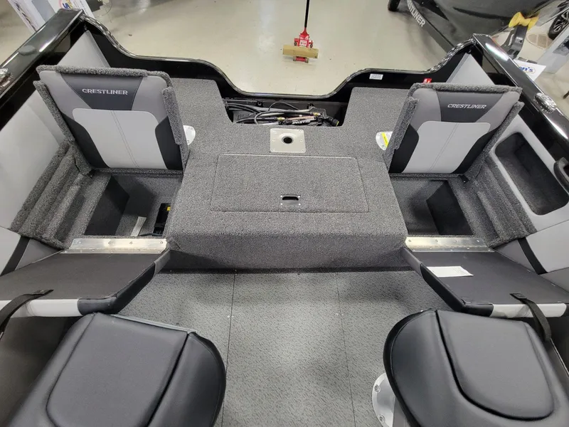 Slide: The Image of Crestliner 1850 Sportfish 2025 - 29