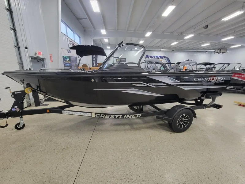 Slide: The Image of Crestliner 1850 Sportfish 2025 - 6