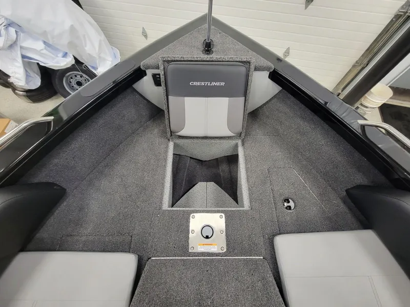 Slide: The Image of Crestliner 1850 Sportfish 2025 - 9