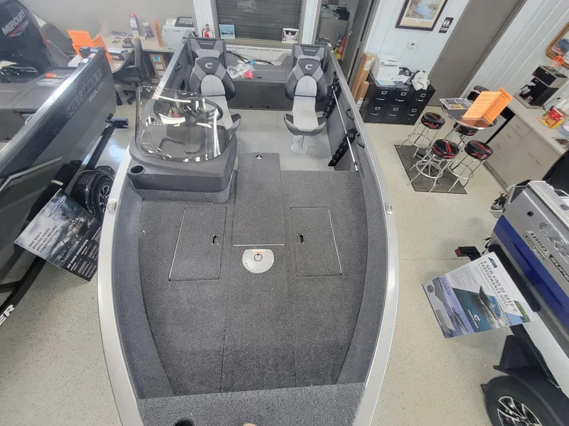 Slide: The Image of Crestliner 1650 HAWK SC 2025 - 11