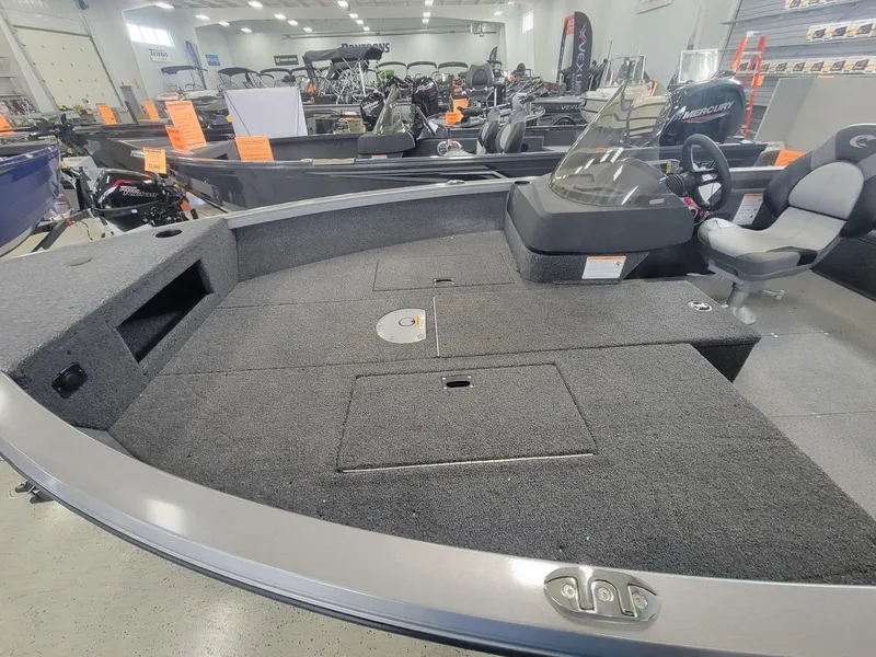 Slide: The Image of Crestliner 1650 HAWK SC 2025 - 5