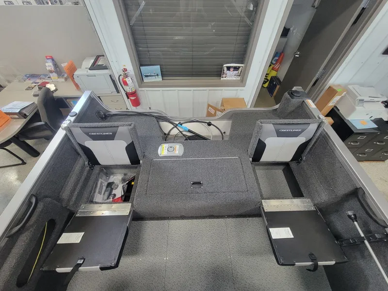 Slide: The Image of Crestliner 1650 HAWK SC 2025 - 8