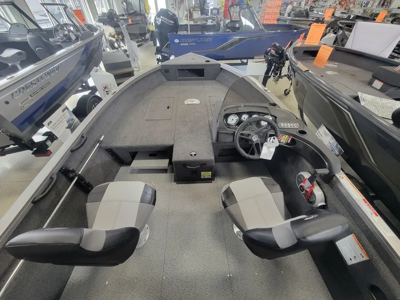 Slide: The Image of Crestliner 1650 HAWK SC 2025 - 9