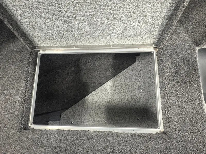 Slide: The Image of Crestliner 1850 Fish Hawk SC 2025 - 18