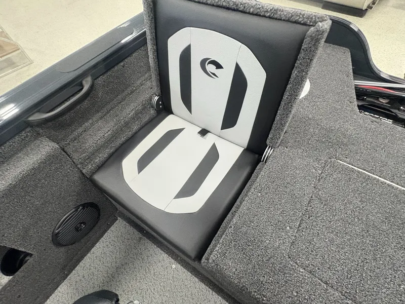 Slide: The Image of Crestliner 1850 Fish Hawk SC 2025 - 22