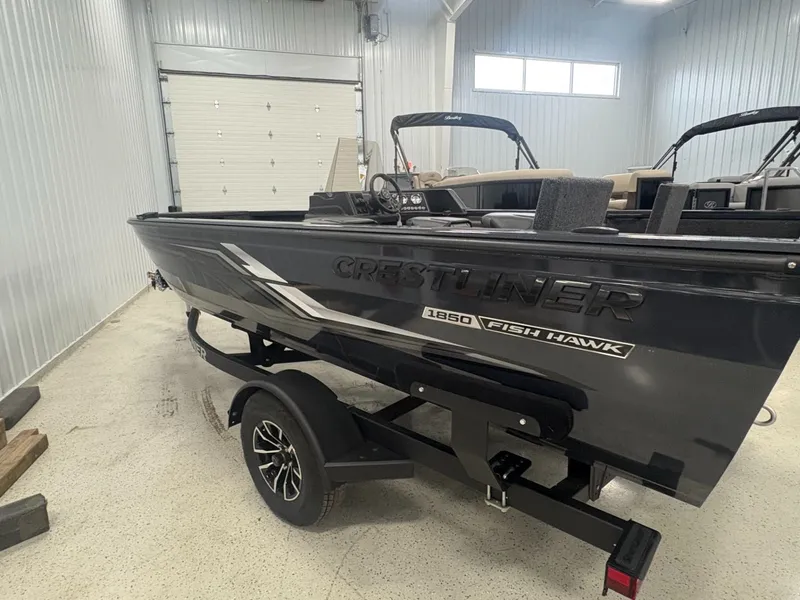 Slide: The Image of Crestliner 1850 Fish Hawk SC 2025 - 4