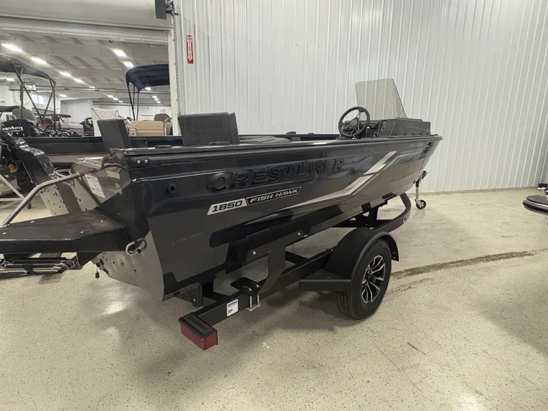 Slide: The Image of Crestliner 1850 Fish Hawk SC 2025 - 5