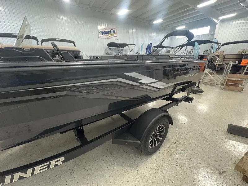Slide: The Image of Crestliner 1850 Fish Hawk SC 2025 - 6