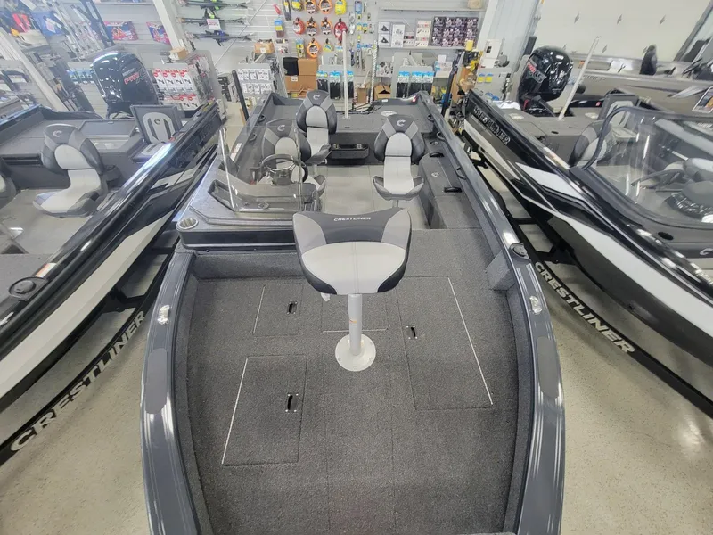 Slide: The Image of Crestliner 1850 Fish Hawk SC 2025 - 11