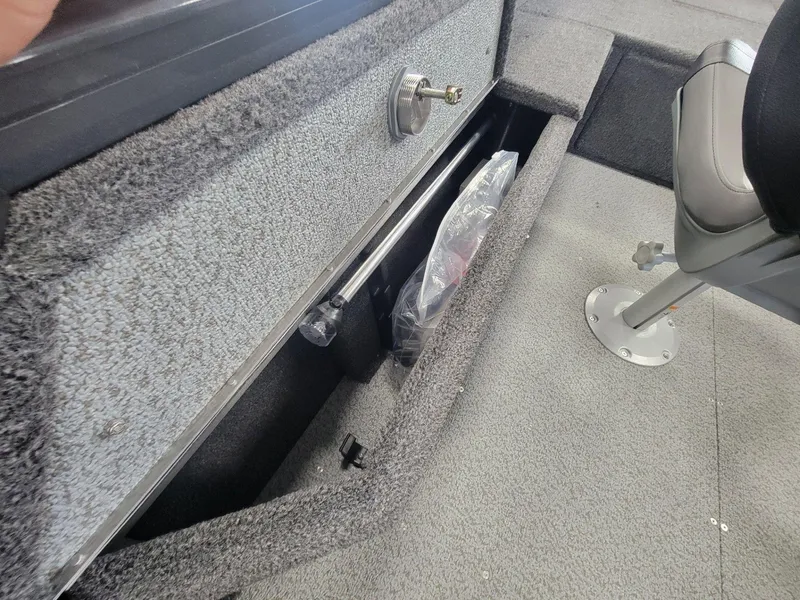 Slide: The Image of Crestliner 1850 Fish Hawk SC 2025 - 21