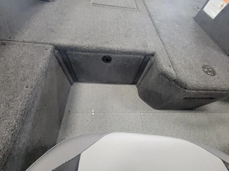 Slide: The Image of Crestliner 1850 Fish Hawk SC 2025 - 22