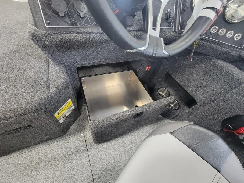 Slide: The Image of Crestliner 1850 Fish Hawk SC 2025 - 25