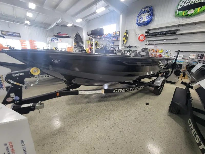 Slide: The Image of Crestliner 1850 Fish Hawk SC 2025 - 4