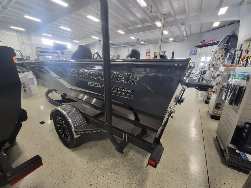 Slide: The Image of Crestliner 1850 Fish Hawk SC 2025 - 5