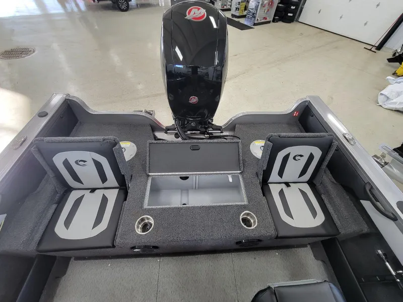 Slide: The Image of Crestliner 1850 Super Hawk 2025 - 21