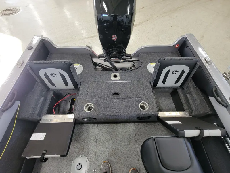 Slide: The Image of Crestliner 1850 Super Hawk 2025 - 22