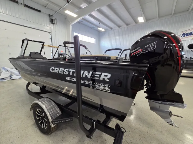 Slide: The Image of Crestliner 1850 Super Hawk 2025 - 5