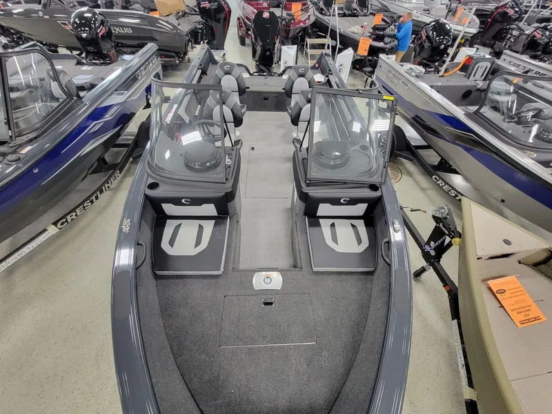 Slide: The Image of Crestliner 1950 Super Hawk 2025 - 18