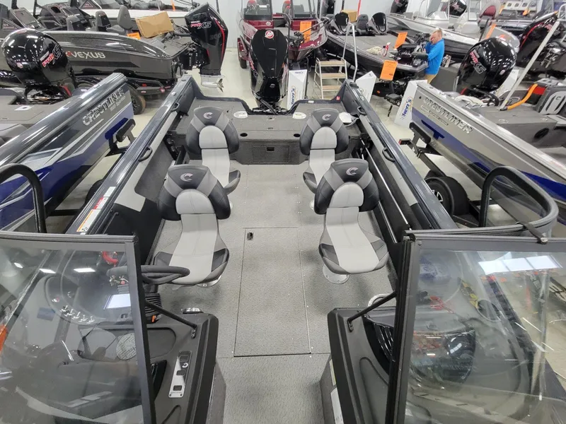 Slide: The Image of Crestliner 1950 Super Hawk 2025 - 19