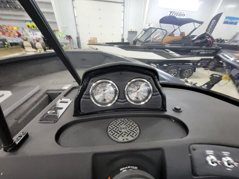 Slide: The Image of Crestliner 1950 Super Hawk 2025 - 22