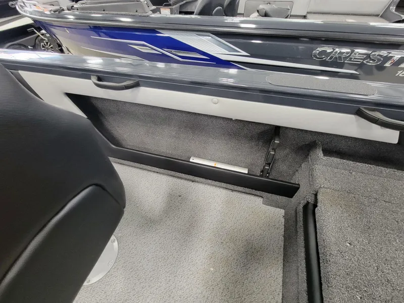 Slide: The Image of Crestliner 1950 Super Hawk 2025 - 30