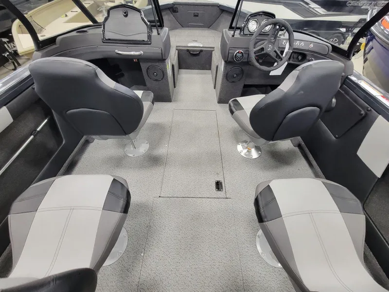 Slide: The Image of Crestliner 1950 Super Hawk 2025 - 31