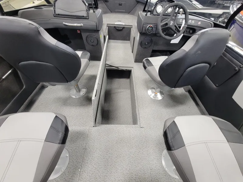 Slide: The Image of Crestliner 1950 Super Hawk 2025 - 32