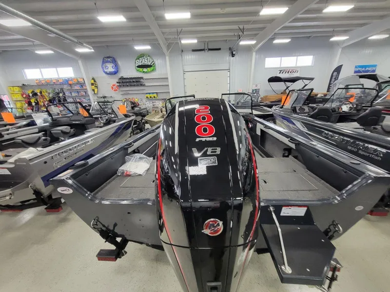 Slide: The Image of Crestliner 1950 Super Hawk 2025 - 4