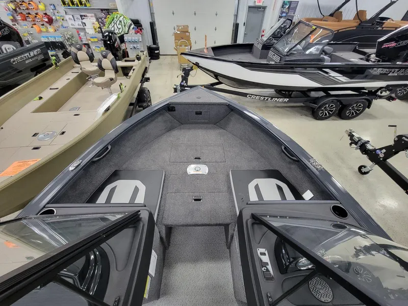 Slide: The Image of Crestliner 1950 Super Hawk 2025 - 8