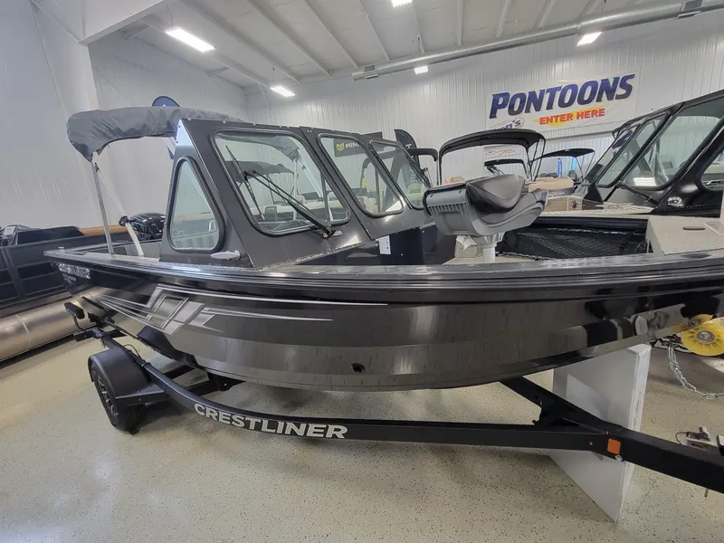 The Image of Crestliner 1850 Commander 2025 - 1